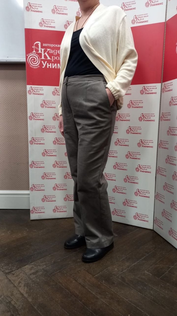 Кардиган і штани, пошиті ученицею УніМеКС
